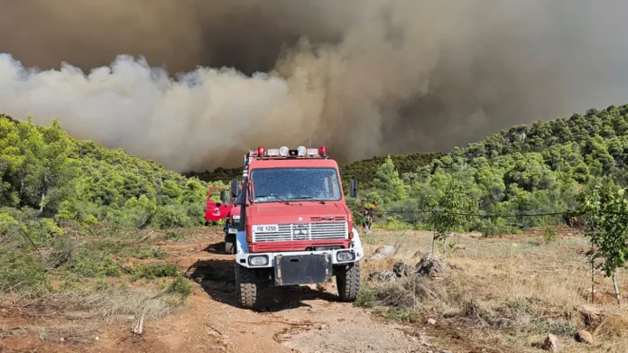 Φωτιά στην Εύβοια: Μάχη με τις φλόγες στο Αφράτι, νέο πύρινο μέτωπο προς Καμάρι – (VIDEO-ΦΩΤΟ)