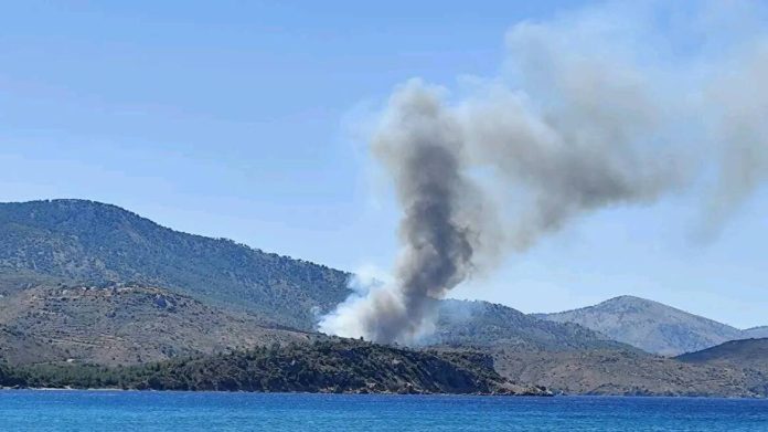 Σε εξέλιξη η φωτιά σε δάσος στη Σιδηρούντα στη Χίο – Μήνυμα του «112» για το Μετόχι