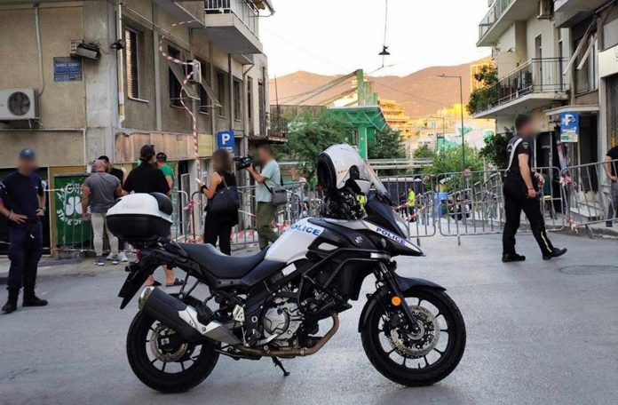 Ελεύθεροι υπό όρους οι 25 από τους 74 συλληφθέντες για την αιματηρή συμπλοκή έξω από το γήπεδο του Παναθηναϊκού