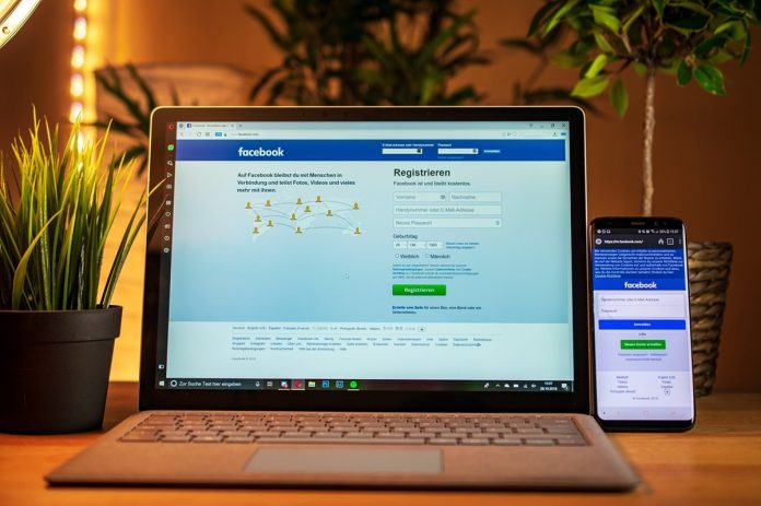 “Έπεσαν” Facebook και Messenger