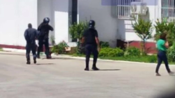 Φυλακές Ιωαννίνων: Μεγάλη επιχείρηση της ΕΛΑΣ – Κρατούνται ο υποδιευθυντής και υπάλληλοι