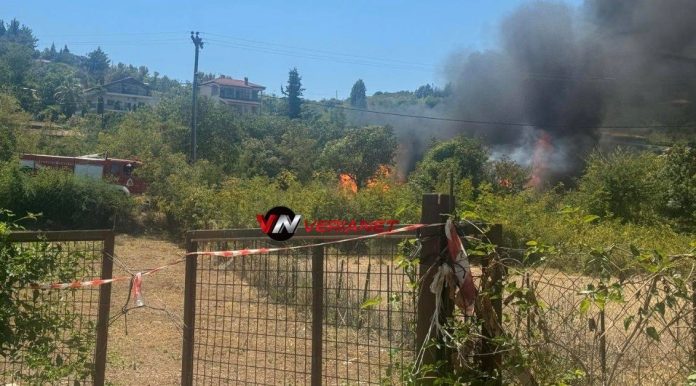 Βέροια: Πυρκαγιά σε μάντρα οικοδομικών υλικών στην περιοχή Προμηθέα