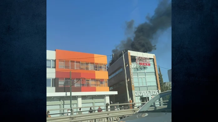 Φωτιά σε κτίριο στη Λεωφόρο Κηφισίας