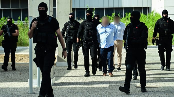 Δολοφονία Καραϊβάζ: Την ενοχή των δύο αδελφών ζήτησε η εισαγγελέας