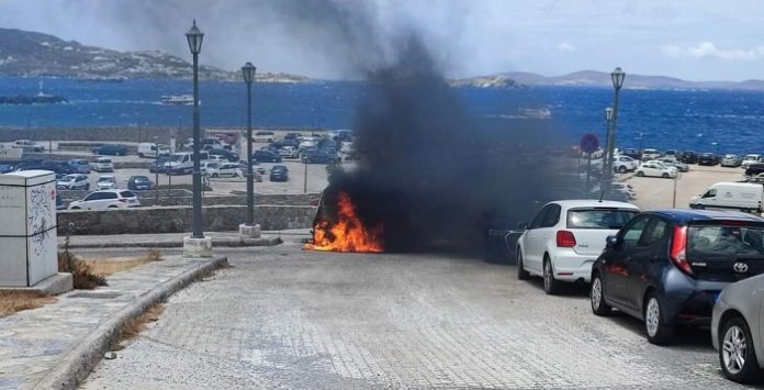 Καβάλα: Αυτοκίνητο έπιασε φωτιά ενώ βρισκόταν στην ουρά για επιβίβαση σε πλοίο
