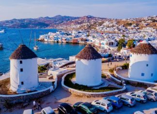 Μύκονος: Σφραγισμένη παραμένει η Πολεοδομία έπειτα από εισαγγελική παρέμβαση – Αρχίζει έλεγχος από ειδικό κλιμάκιο Μύκονος: Άρπαξαν 15.000 ευρώ από βίλα Ισραηλινού τουρίστα που έκανε διακοπές