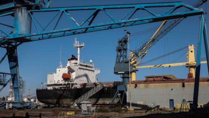 Σαλαμίνα: 24ωρη απεργία σήμερα στη ναυπηγοεπισκευαστική ζώνη έπειτα από το εργατικό δυστύχημα με έναν νεκρό και έναν τραυματία