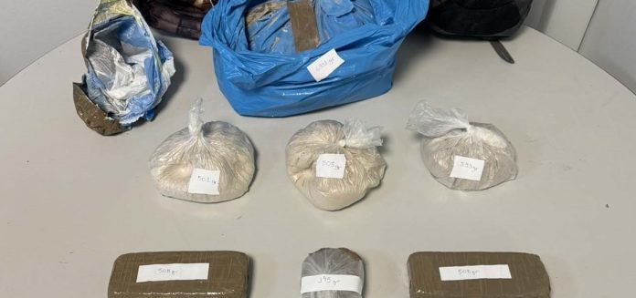 Θεσσαλονίκη: Έκρυβε σε καβάτζα ηρωίνη και μια ουσία που δεν γνώριζε κανείς (φωτο)