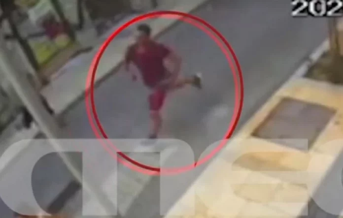 Οικοδόμος στην Κρήτη απεγκλώβισε εργαζόμενους από όχημα που καιγόταν – Η εταιρεία του έκανε μήνυση για φθορά ξένης περιουσίας