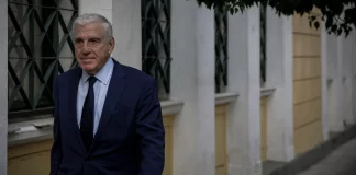 Την ενοχή Παπαντωνίου, της συζύγου του και στενού φίλου τους για ξέπλυμα χρήματος ζήτησε ο εισαγγελέας