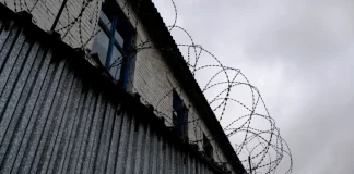 Ρωσία: Στρατοδικείο καταδίκασε έναν κάτοικο της Σιβηρίας σε 14 χρόνια κάθειρξη για «τρομοκρατία»