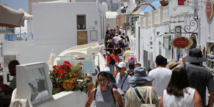 Ολα τα’ χε η Μαριορή ο υπερτουρισμός της έλειπε…