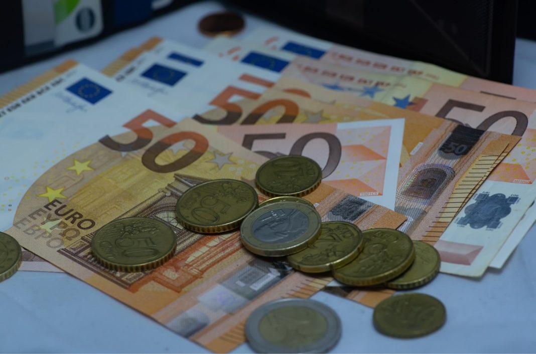 ÅÉÊÏÍÏÃÑÁÖÇÓÇ ×ÁÑÔÏÍÏÌÉÓÌÁÔÙÍ