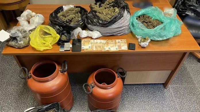 Ηράκλειο: Ομογενής από τη Γερμανία διακινούσε κάνναβη, κοκαΐνη και άγνωστη ουσία