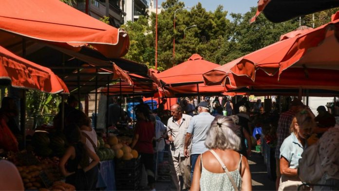 Στο έλεος της ακρίβειας: Πρόσχημα η ξηρασία και ο καύσωνας – Λαχανικά και φρούτα σε τιμές… χρυσού