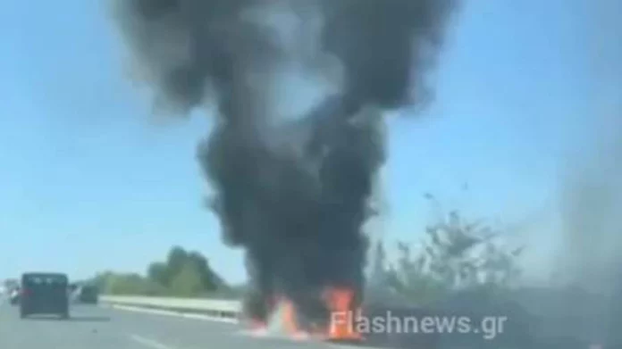 Ηράκλειο: Αυτοκίνητο τυλίχθηκε στις φλόγες – Δείτε βίντεο
