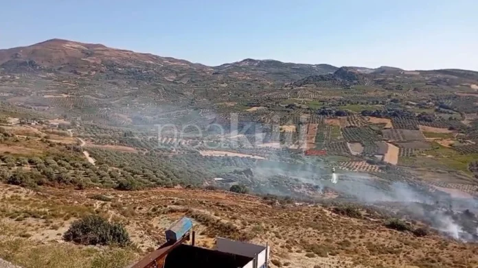 Ηράκλειο: Φωτιά στον Προφήτη Ηλία – Πνέουν ισχυροί άνεμοι