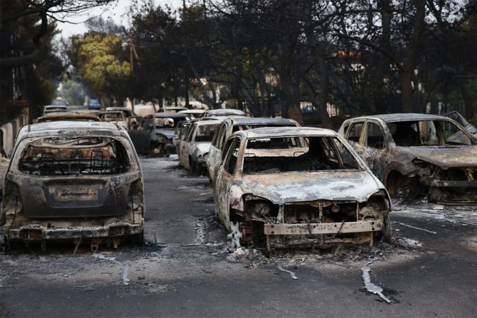 Φωτιά στο Μάτι: “Αναγκάστηκα να αφήσω το ένα μου παιδί νεκρό στη θάλασσα για να σώσω το άλλο” – Συγκλονιστική μαρτυρία μητέρας