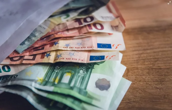 Ποιοι επαγγελματίες απειλούνται με «βαριά» πρόστιμα από την Εφορία