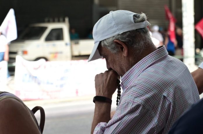 Έκθεση Ήλιος: Συντάξεις «πείνας» για 6 στους 10 συνταξιούχους – Μεγάλη ψαλίδα ιδιωτικού και δημόσιου τομέα