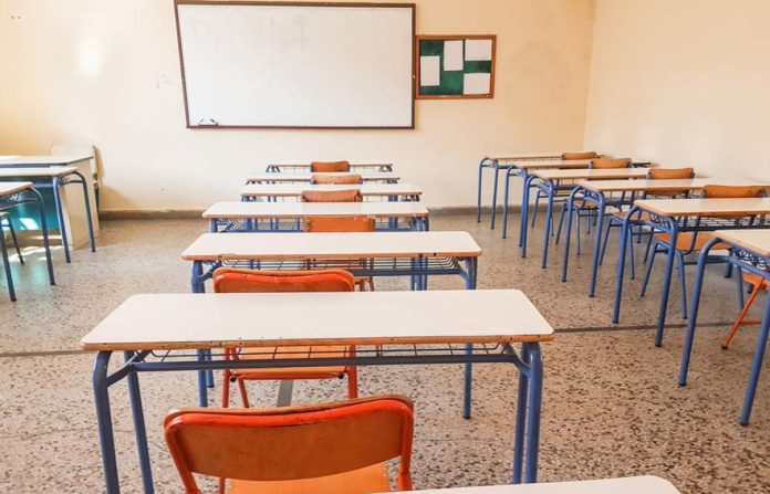 Σχολεία: Με ελλείψεις εκπαιδευτικών ξεκινάει η νέα χρονιά – Προς κατάρρευση η Παιδεία