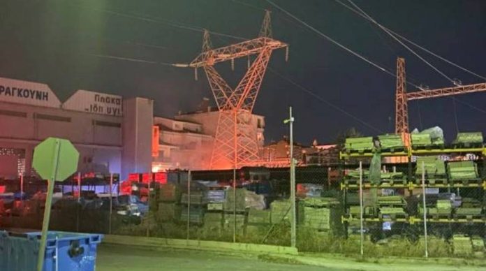 Τρίκαλα: Χωρίς ρεύμα έμειναν τη νύχτα οι κάτοικοι λόγω έκρηξης σε υποσταθμό του ΔΕΔΔΗΕ