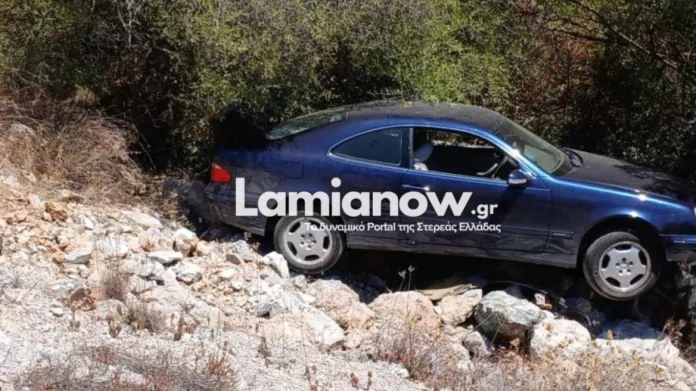 Φθιώτιδα: Αυτοκίνητο βγήκε από την πορεία του και έπεσε σε ρέμα στον Θεολόγο