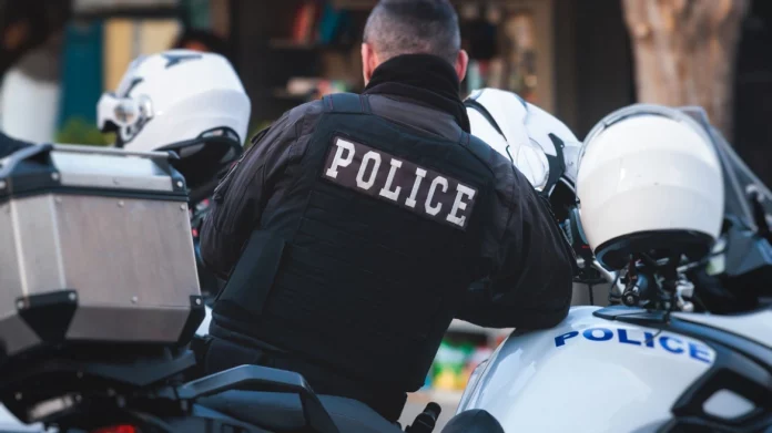 Θεσσαλονίκη: Τσάκωσαν ανήλικη να οδηγά μηχανάκι που είχε κλέψει λίγο πριν