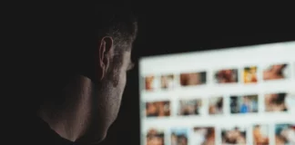 Ρόδος: 14χρονοι έδειχναν φωτογραφίες γυμνής ανήλικης από κολάζ