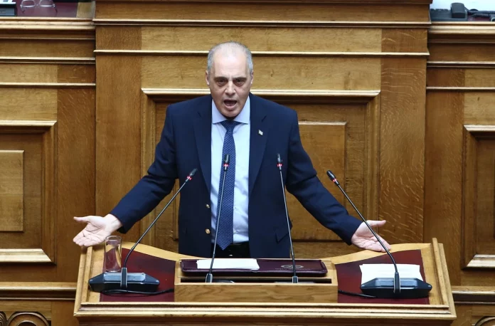Βελόπουλος: ΝΔ, ΠΑΣΟΚ και ΣΥΡΙΖΑ προτείνουν “προγράμματα που θα μας σώσουν”- Σαν να σου λέει ο δολοφόνος που σε σκότωσε ότι σε σκότωσα, αλλά θα σε αναστήσω