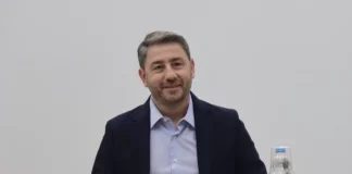 Γιατί ο Ν. Ανδρουλάκης εντείνει την πίεση στον Κ. Μητσοτάκη