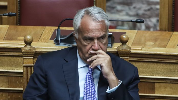 Κατάπιε τη γλώσσα του ο Μάκης Βορίδης