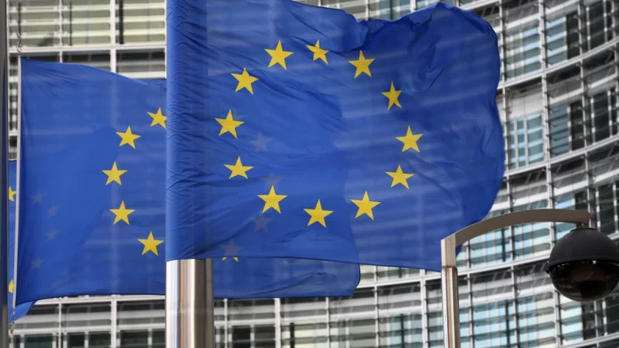 🇪🇺💶 Η ΕΕ μεταφέρει δισεκατομμύρια από τα κονδύλια COVID στην άμυνα – Νέα προτεραιότητα ο στρατός
