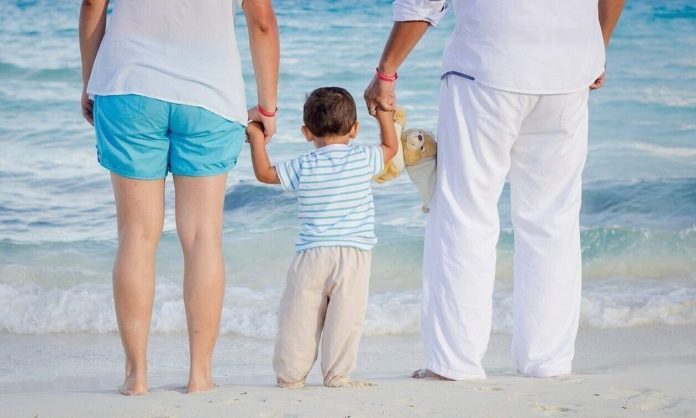 Επίδομα παιδιού Α21: Άνοιξε η πλατφόρμα για νέες αιτήσεις – Ποιοι είναι οι δικαιούχοι