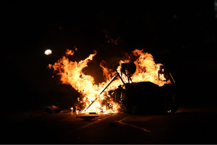 Θεσσαλονίκη: Συναγερμός στην Πυροσβεστική για φωτιά σε έξι κάδους ταυτόχρονα στο κέντρο