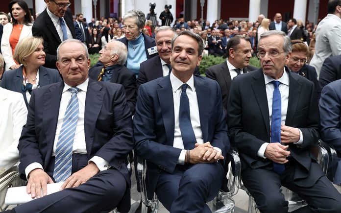Ούτε θετική, ούτε αρνητική απάντηση Καραμανλή και Σαμαρά σε Μητσοτάκη για το πάρτι της Ρηγίλλης