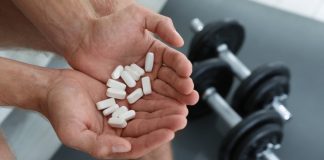 Συνελήφθη Έλληνας που προμήθευε απαγορευμένα αναβολικά σε αθλητές και ιδιοκτήτες γυμναστηρίων