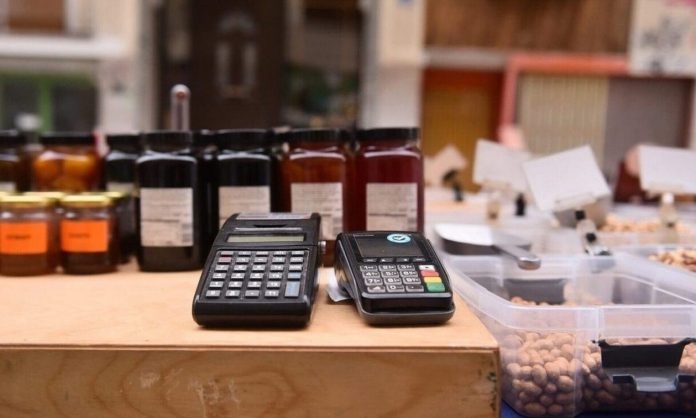 Και τα πουρμπουάρ… στο στόχαστρο της Εφορίας – Πότε τα tips θεωρούνται εισόδημα