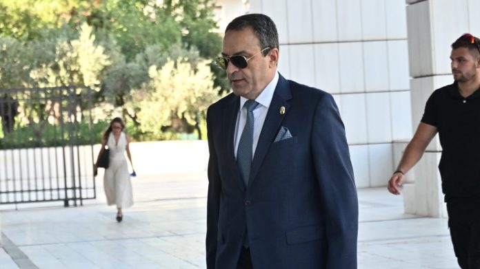 Σπαρτιάτες: Νέα διακοπή στη δίκη για εξαπάτηση εκλογέων – Απουσίαζε ο Βασίλης Στίγκας