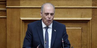 Βελόπουλος: Η κυβέρνηση μειώνει μόνον τους φορολογικούς συντελεστές κι όχι τους φόρους
