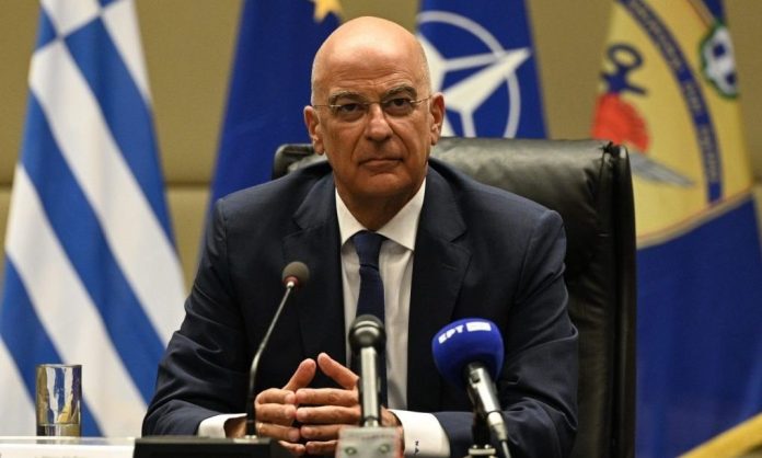 Τουρκικά ΜΜΕ: «Ο Ν.Δένδιας παραβίασε τη συνθήκη της Λωζάνης όταν επισκέφτηκε τα νησιά Ψέριμο, Κίναρο και Λεβίθο» Νέα δομή στον Στρατό: «Λουκέτο» σε τάγματα πεζικού - Αλλαγές και συγχωνεύσεις σε στρατόπεδα