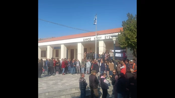 Άγιος Ευστράτιος -ακτοπλοϊκό: Παραδίδουν τον οπλισμό τους οι μόνιμοι κάτοικοι