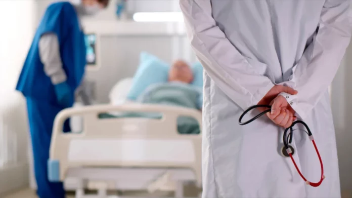 Παραμονή των γιατρών στο ΕΣΥ και μετά τα 67 έτη, για όλες τις ειδικότητες, ζητούν οι Ιατρικοί Σύλλογοι