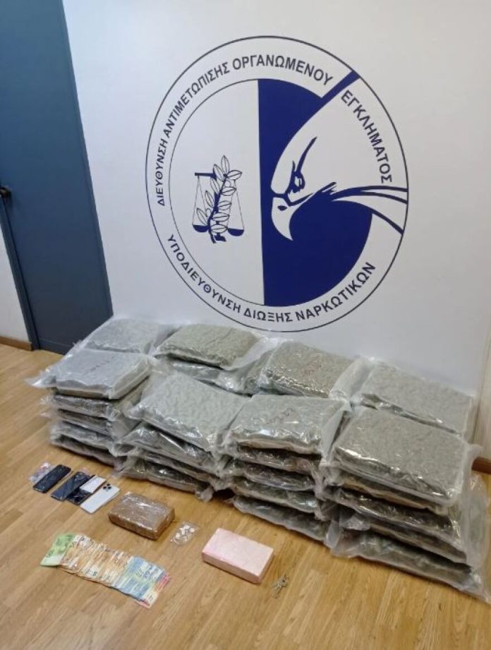 Αθήνα: «Έπιασαν» 45 κιλά κάνναβης και 2 κιλά κοκαΐνης – Δύο συλλήψεις