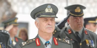 Ο θαρραλέος στρατηγός «βομβάρδισε» το Μαξίμου