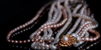 Κατερίνη: “Βούτηξαν” κοσμήματα, ηλεκτρικές συσκευές και χρήματα από όχημα και τροχόσπιτα – 7.000 ευρώ η λεία τους