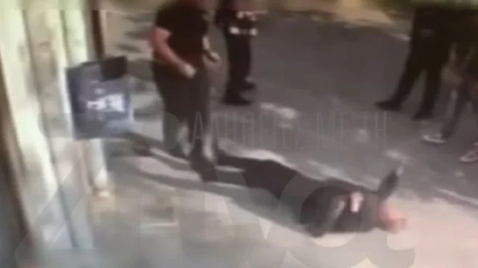 Μενίδι: Δεν ήθελα να της κάνω κακό, λέει ο 18χρονος που έσπρωξε 72χρονη μπροστά από ΑΤΜ