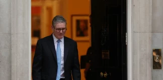 Βρετανία: Ο Στάρμερ αποκλείει το ενδεχόμενο νέων εκλογών παρά τις 2,5 εκατομμύρια υπογραφές σε σχετικό αίτημα