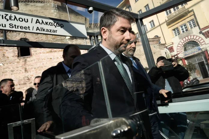 Πιο κοντά στον Κ. Μητσοτάκη ο Ν. Ανδρουλάκης