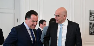 Το «καρφί» του Άδωνι στον Δένδια